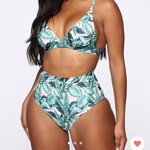 Palm Tree Two Piece NEVER WORN. LARGE.